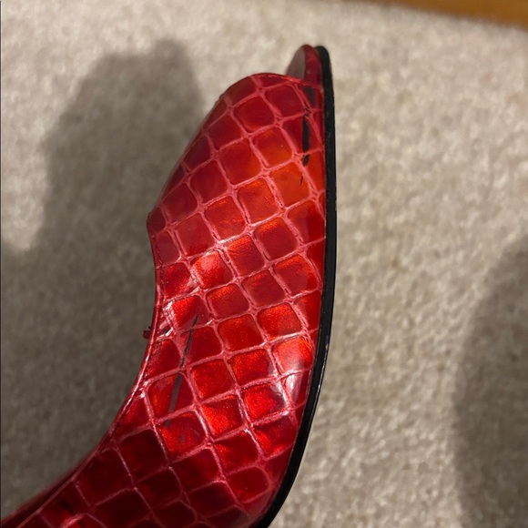 Enzo Angiolini Red Textured Peep-Toe Heels - Picture 8 of 9